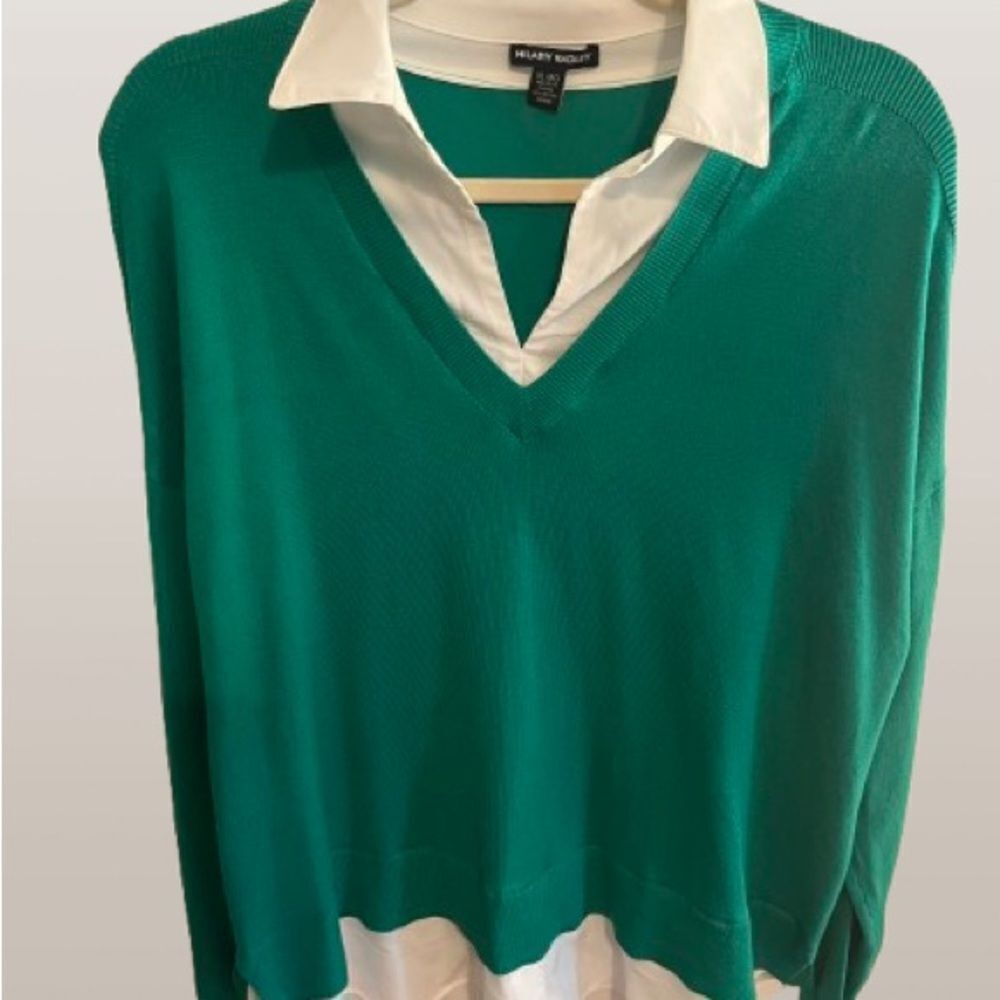 Hilary Radley V-Neck Sweater in Green and White